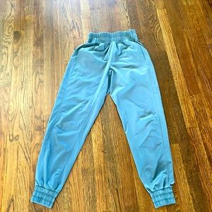 Lululemon green high rise joggers size 4